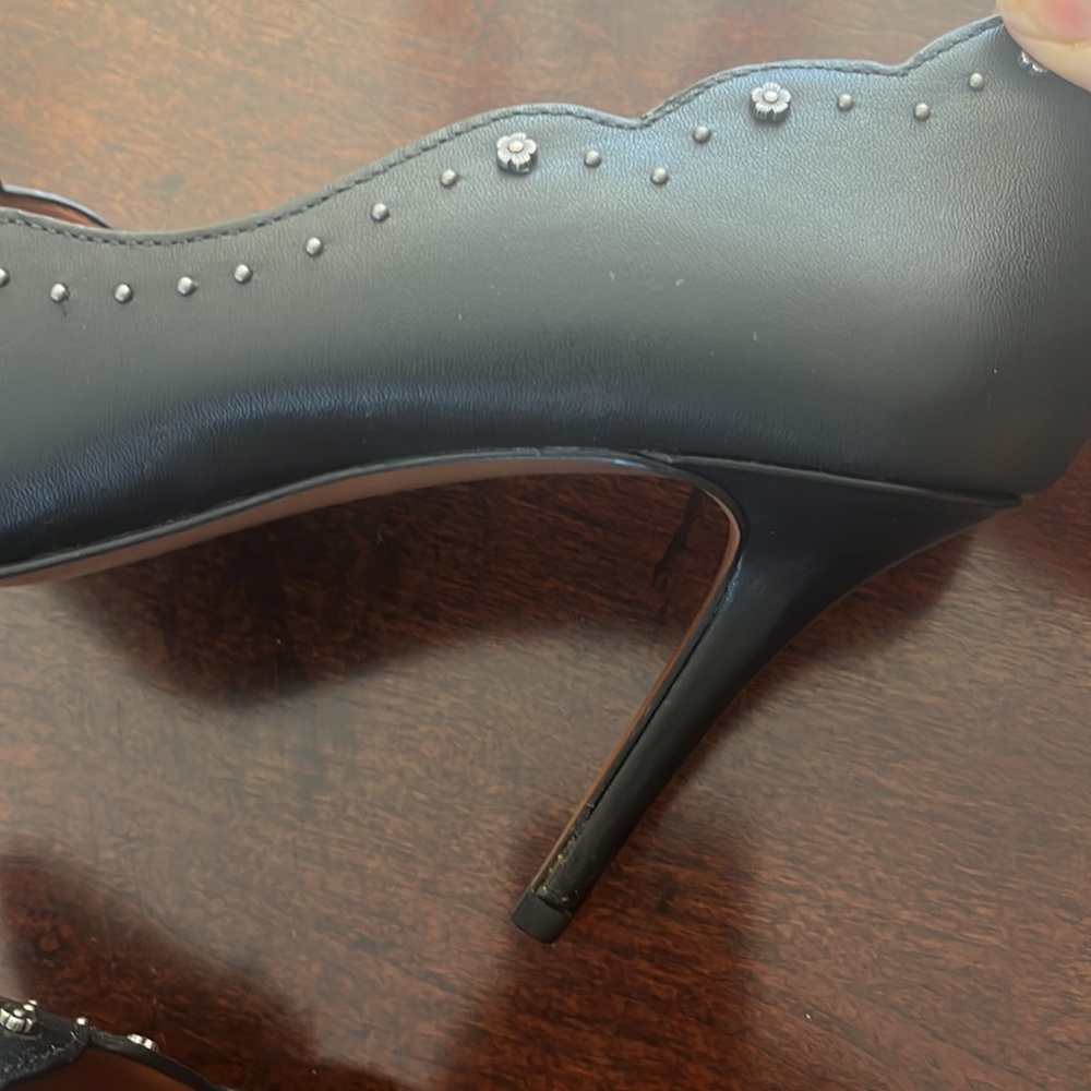 A beautiful black COACH shoe - Picture 11 of 11